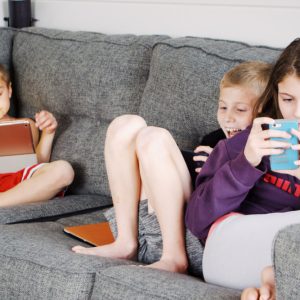 Pros and cons for children who use the gadget.